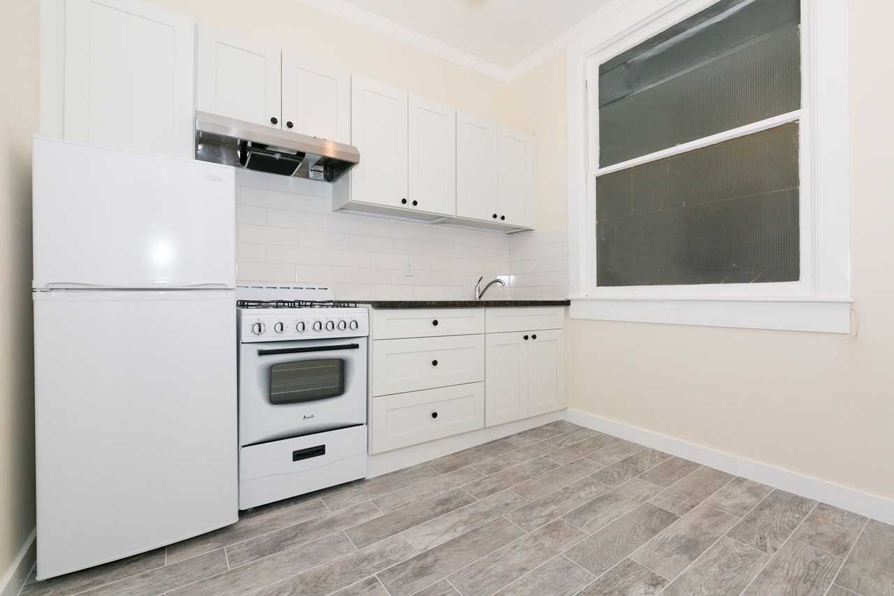 320 14th Street - Photo 3 of 18