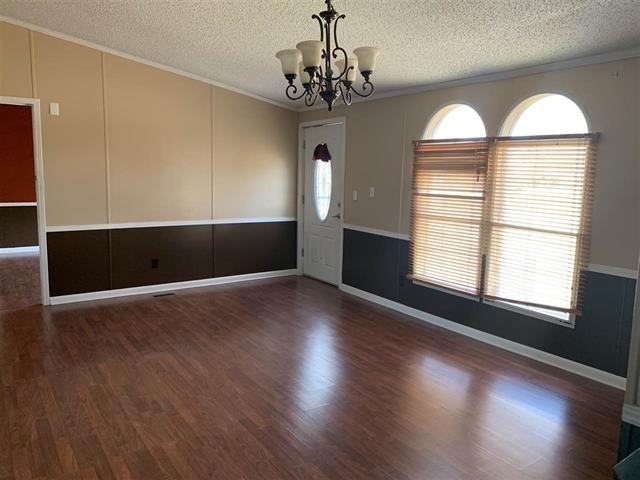 2031 Saint Mary St - Photo 2 of 8