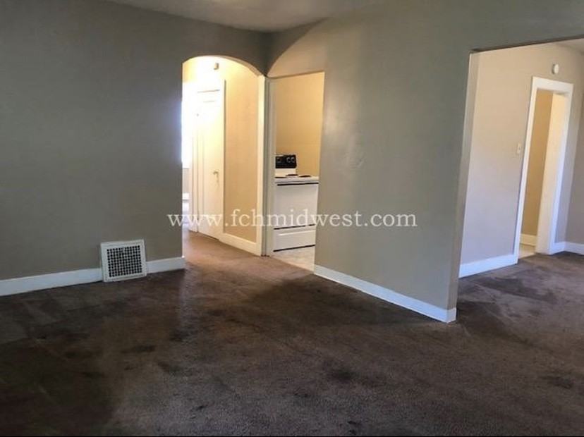 1516 Lumbard St - Photo 3 of 10