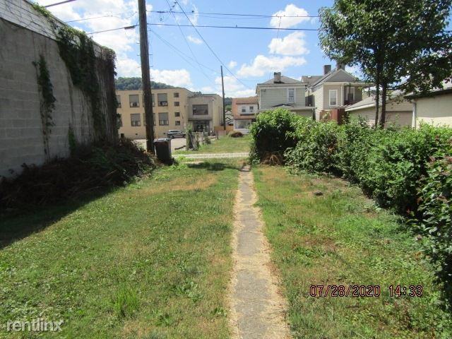 315 315 Marshall St B - Photo 3 of 25