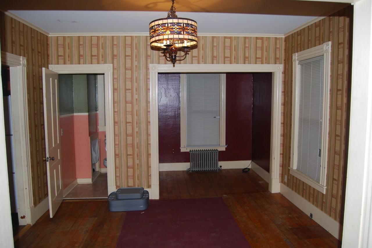 47 Warren St - Photo 3 of 11