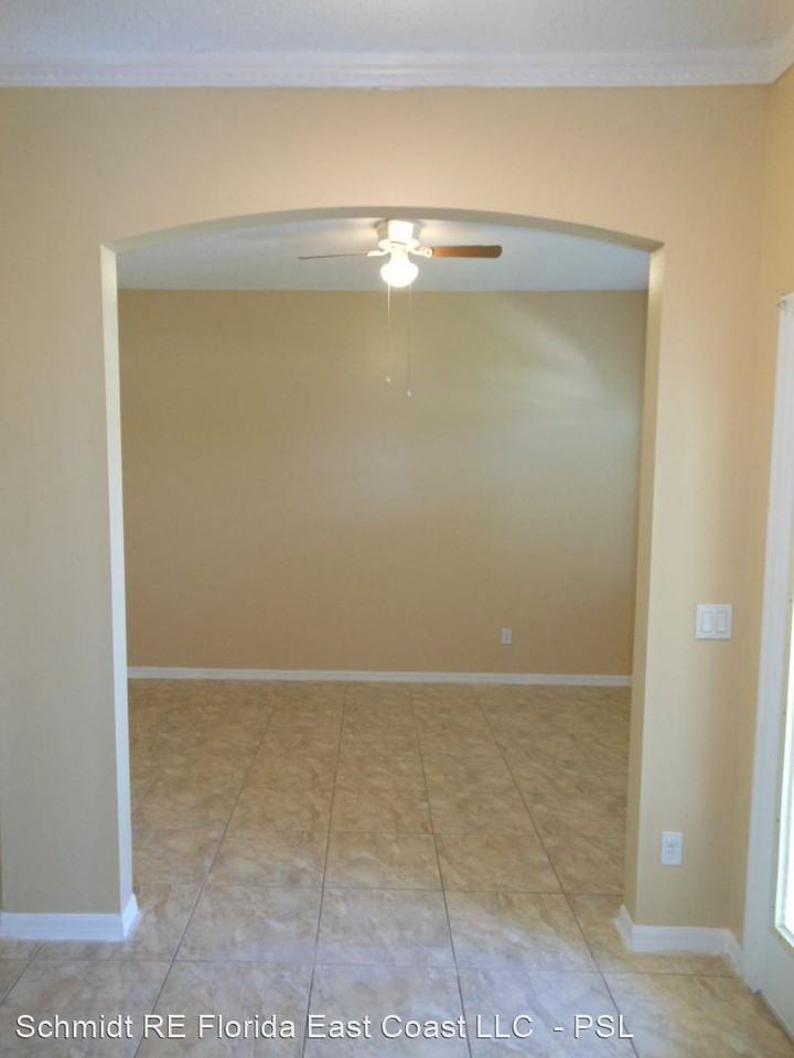 4634 Sw Eagle St - Photo 3 of 34