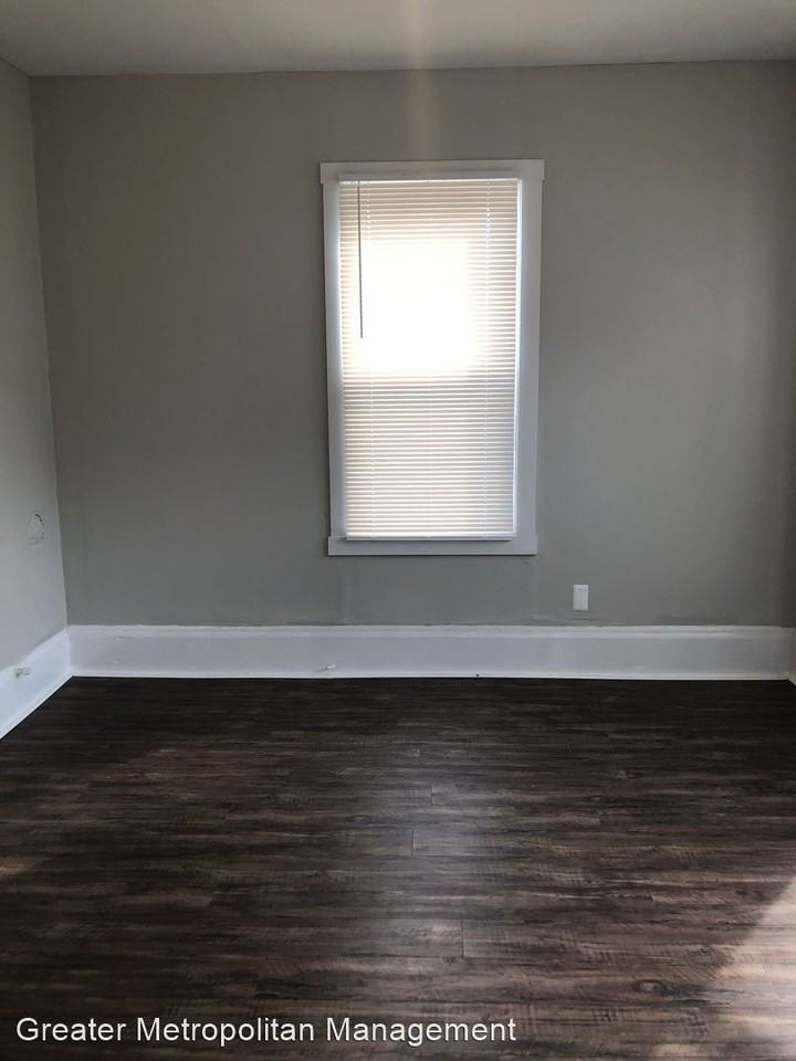 3020 Searsdale Avenue - Photo 3 of 10