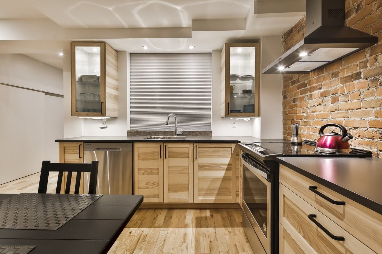 4391 Av Henri-Julien - Photo 3 of 10