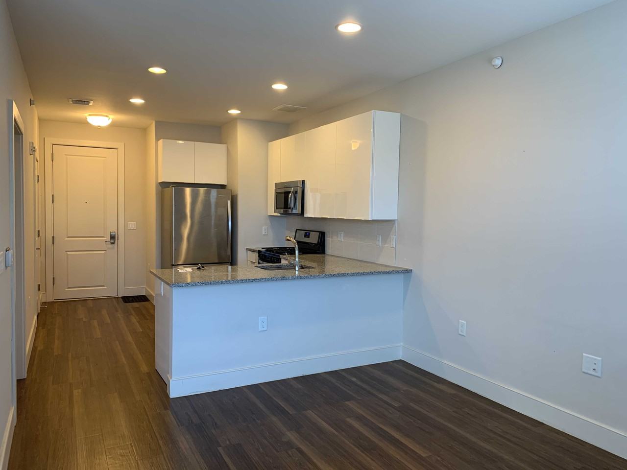 777 10th St - Photo 3 of 10