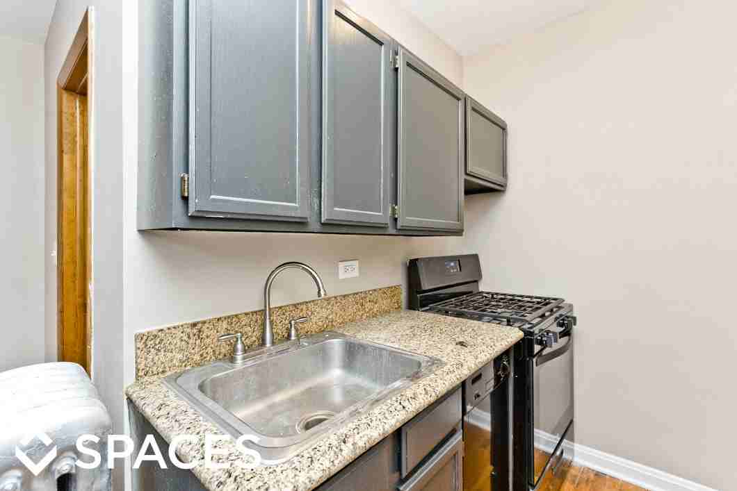 3524 N Marshfield - Photo 3 of 25