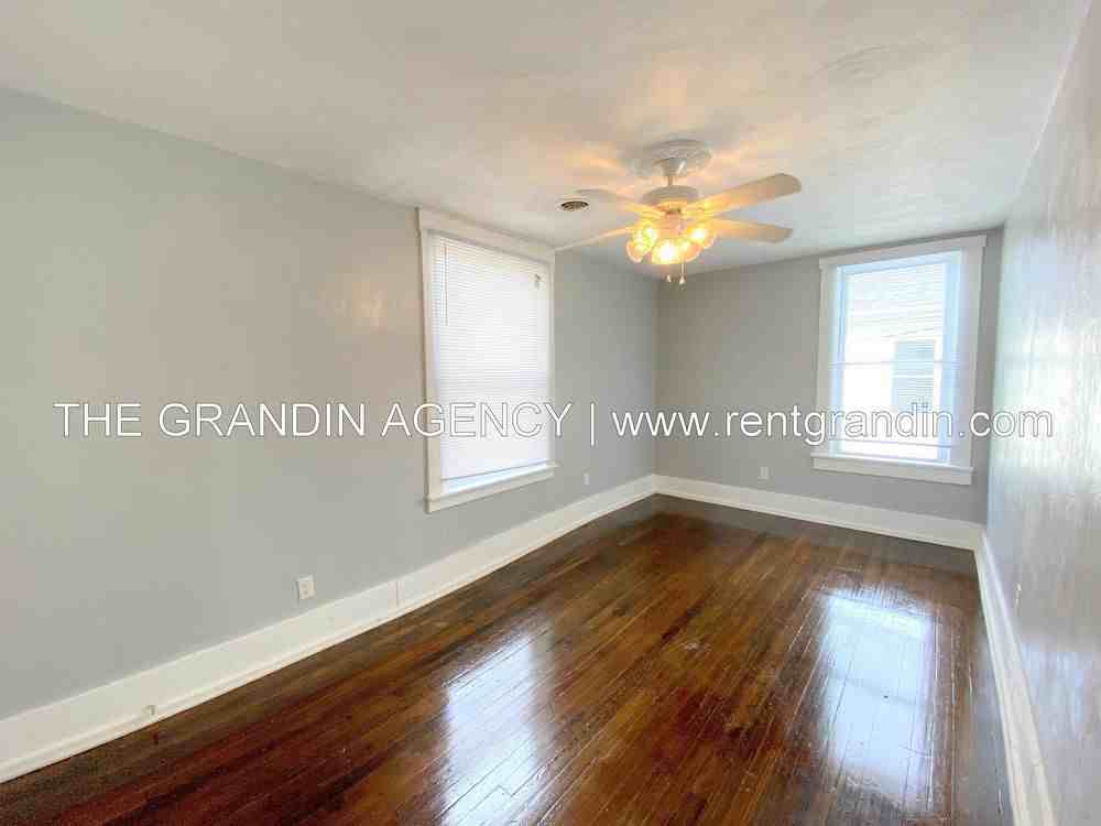 1414 1414 Chapman Avenue Southwest - 3 - Photo 3 of 21