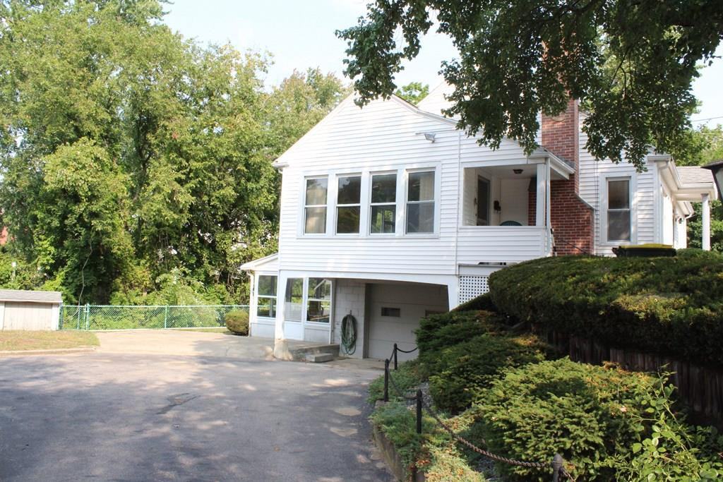 41 Irving St - Photo 3 of 19