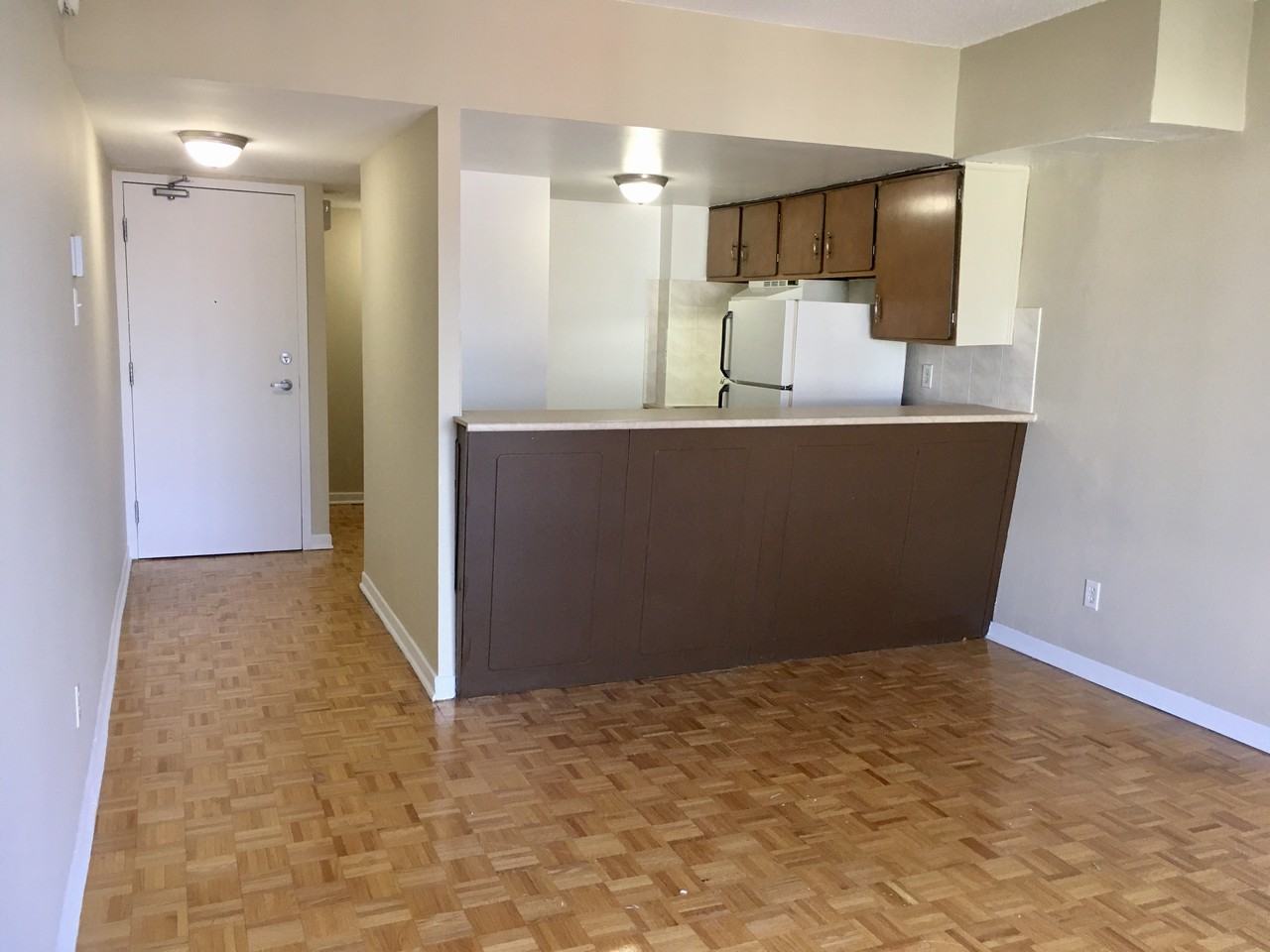6651 Rue Sherbrooke Ouest, Montréal, QC H4B 1N9 Studio Apartment for