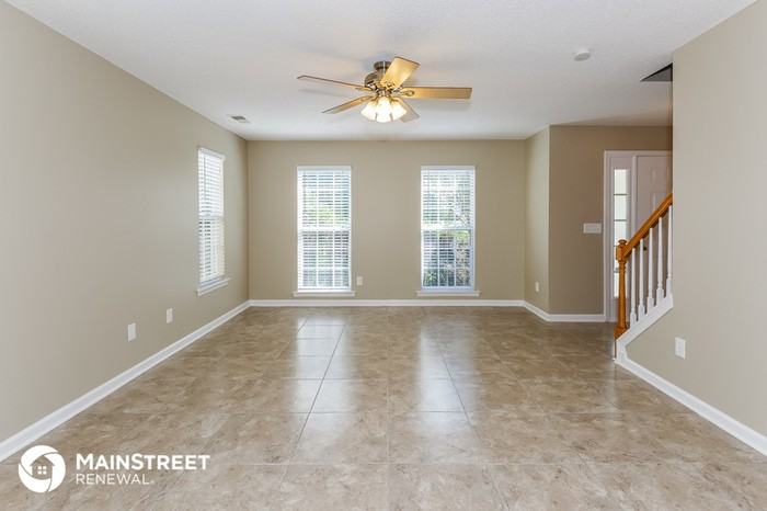 12423 Autumn Blaze Dr - Photo 2 of 14