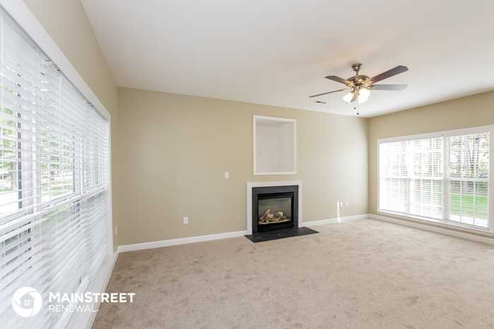 4000 Enderbury Dr - Photo 3 of 15