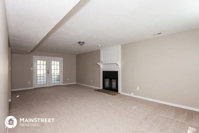 11804 Larkridge Ct - Photo 2 of 15