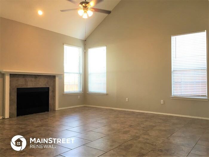 7501 Meadow Creek Dr - Photo 3 of 13