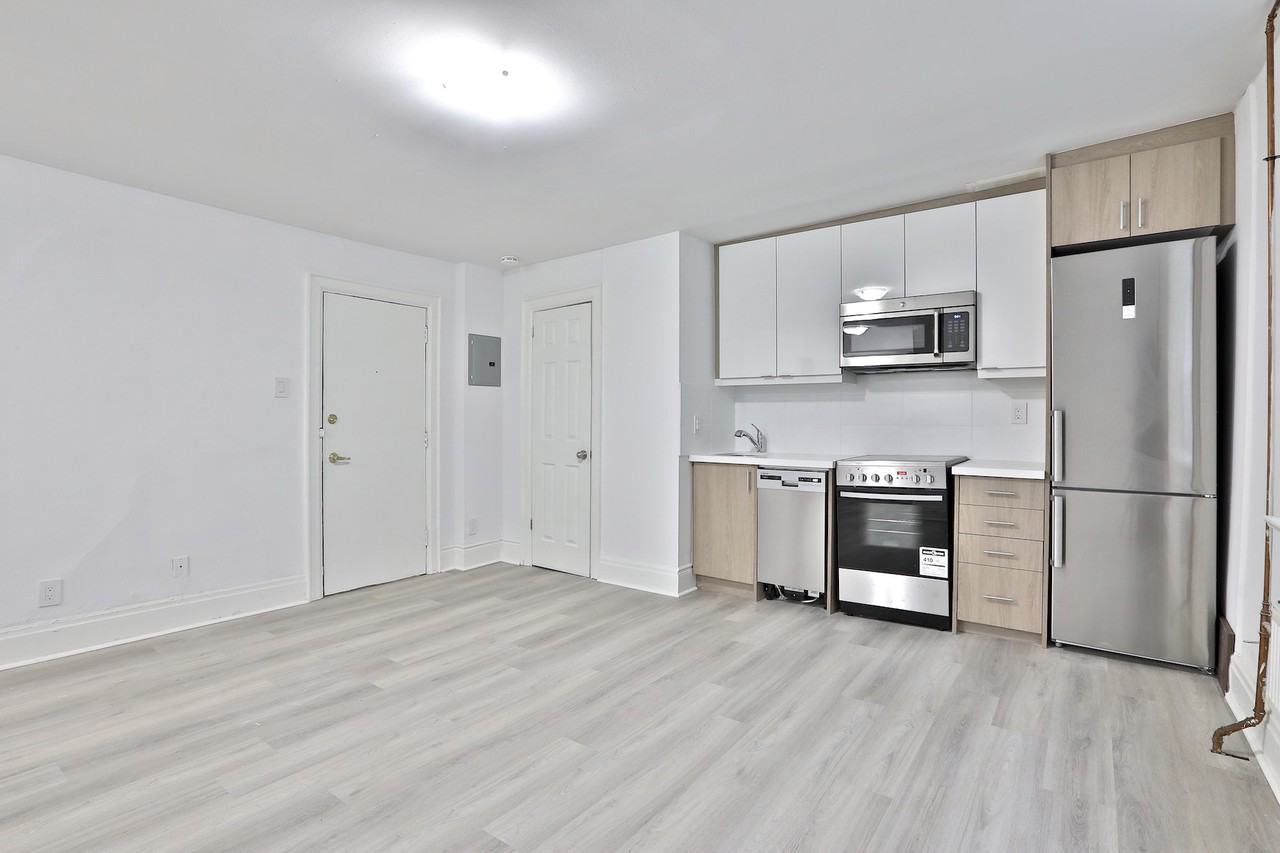 915 Saint Clair Avenue West #7 - Photo 2 of 10