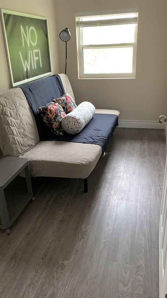 Newly renovated 1 bedroom plus den unit for RENT - Photo 2 of 6