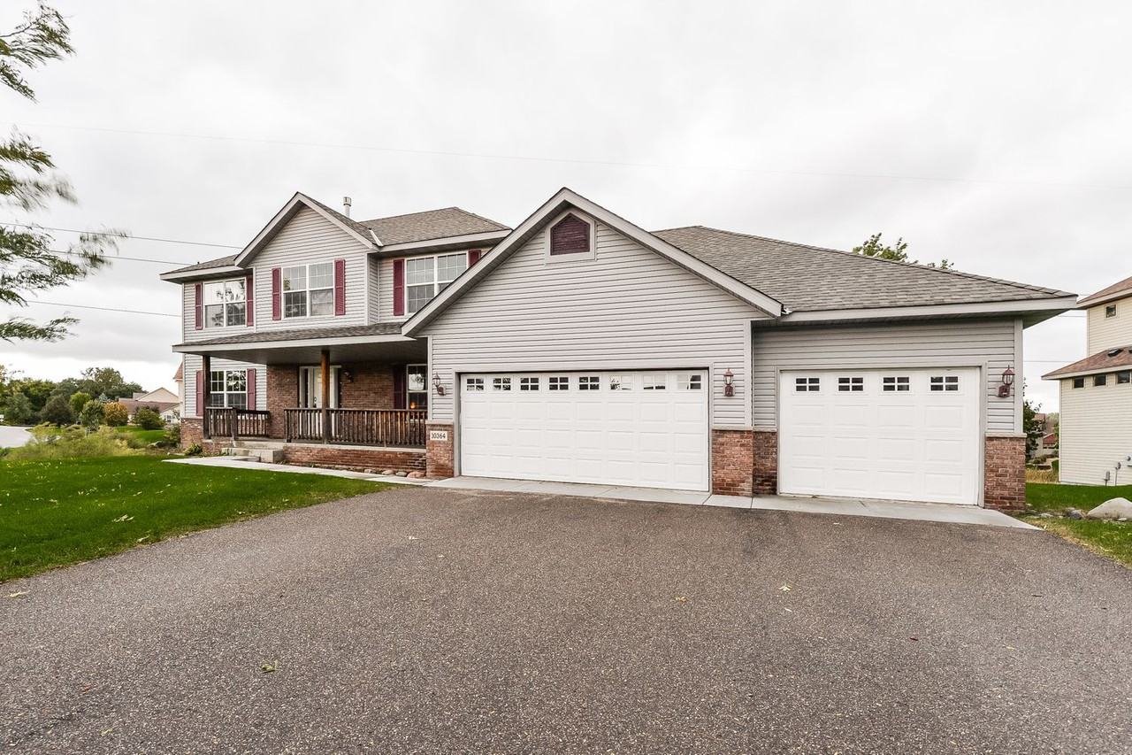 10364 Orchard Trl N - Photo 2 of 20