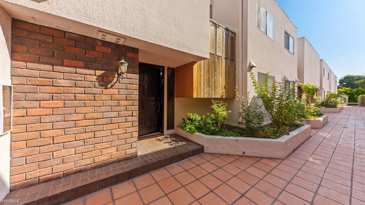 234 S Tower Dr - Photo 2 of 15