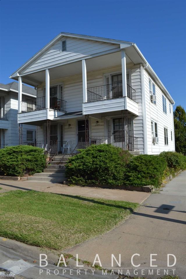 224 Se 9th St #4 - Photo 2 of 11