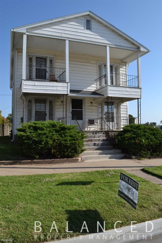 224 Se 9th St #4 - Photo 3 of 11