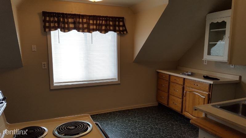 120 1/2 Markley Ave S - Photo 2 of 10