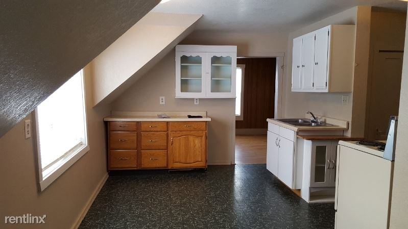 120 1/2 Markley Ave S - Photo 3 of 10