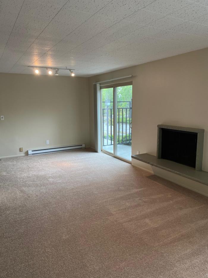 5226 Sand Point Way Ne - Photo 3 of 14