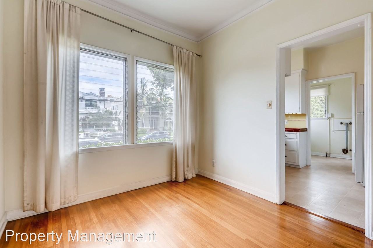 438 N Vista - Photo 3 of 11