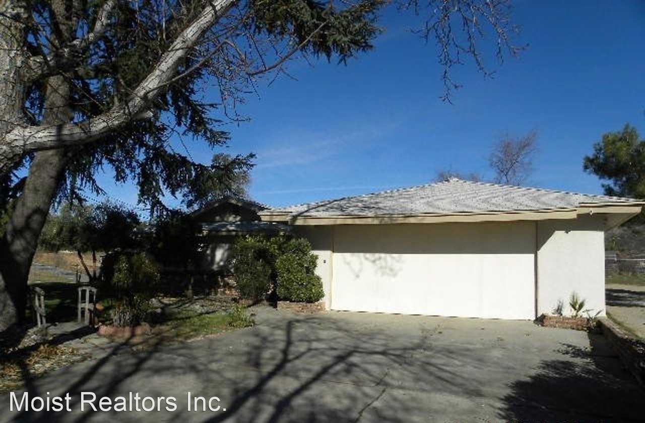 35004 Grape Ave - Photo 2 of 3