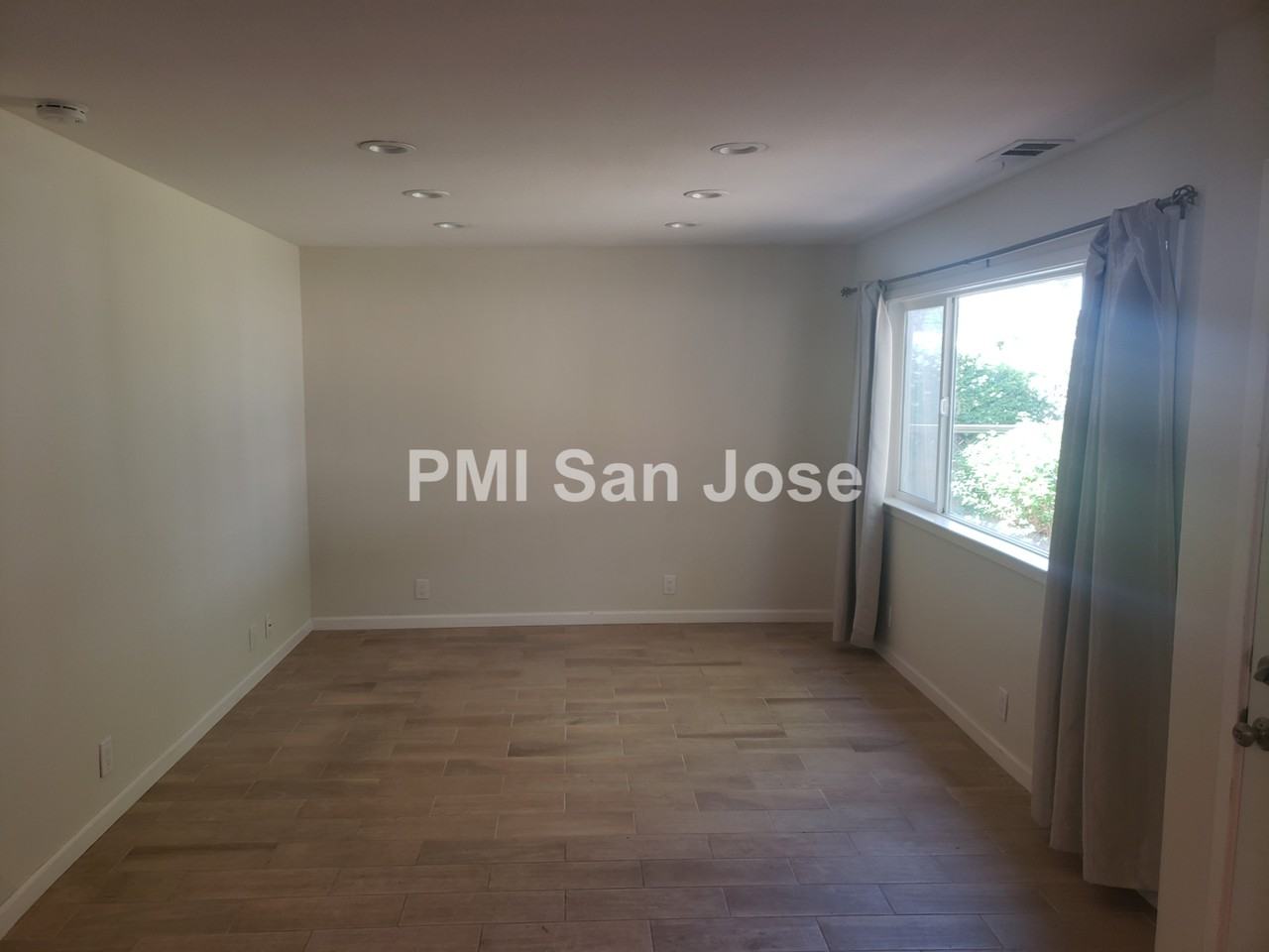 1179 Sherwood Ave - Photo 2 of 9