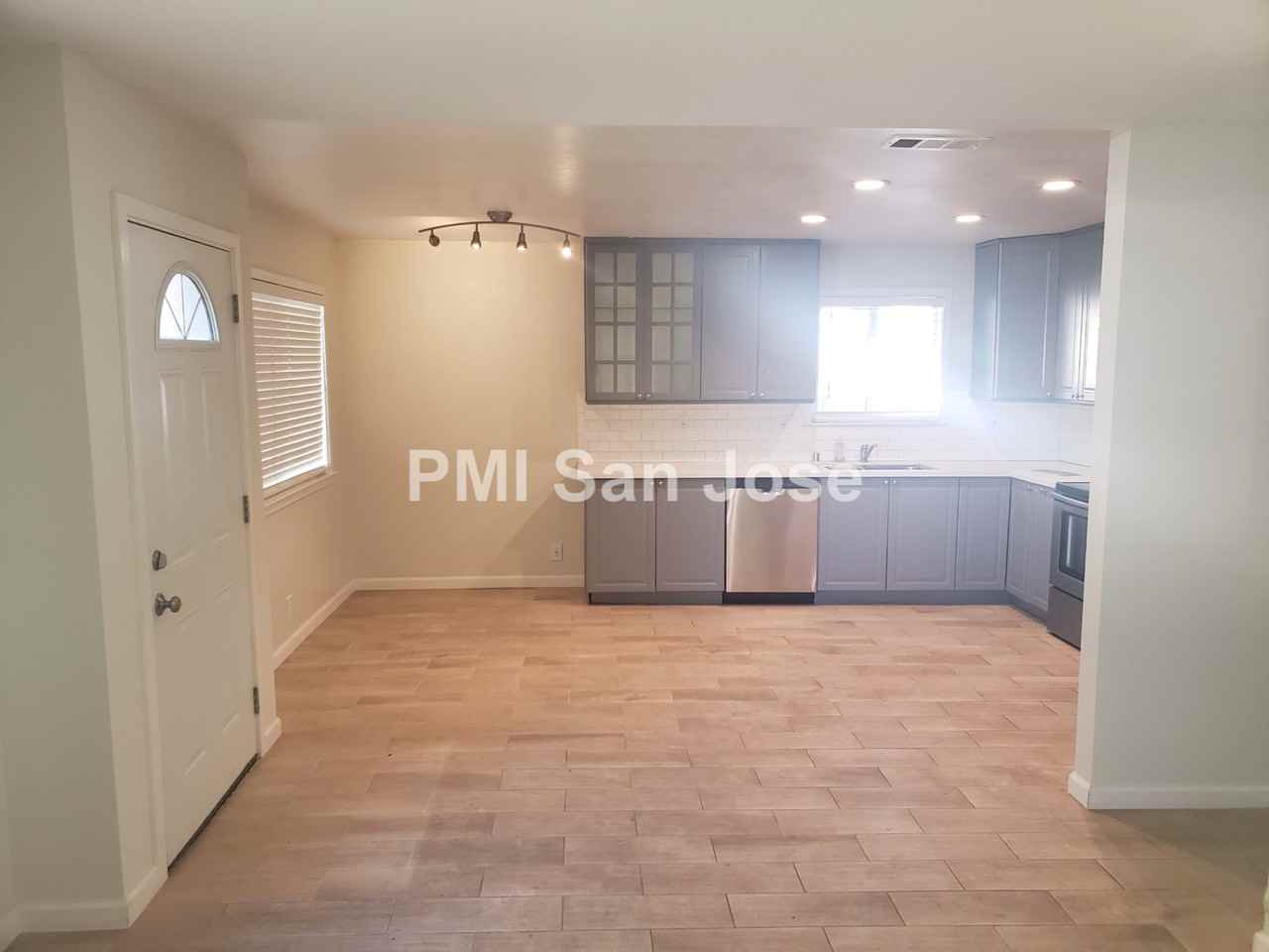 1179 Sherwood Ave - Photo 3 of 9