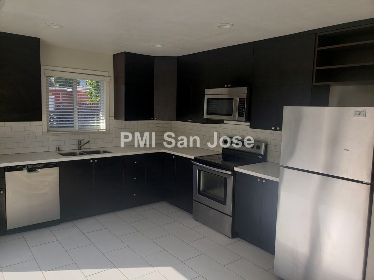 1181 Sherwood Ave - Photo 3 of 14