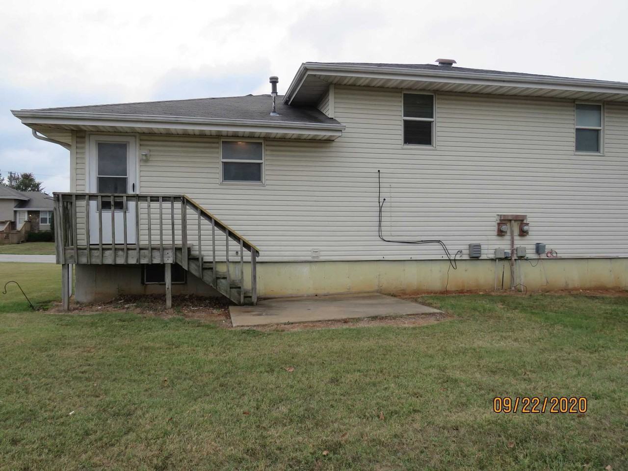 1836 Tower Cir - Photo 2 of 11