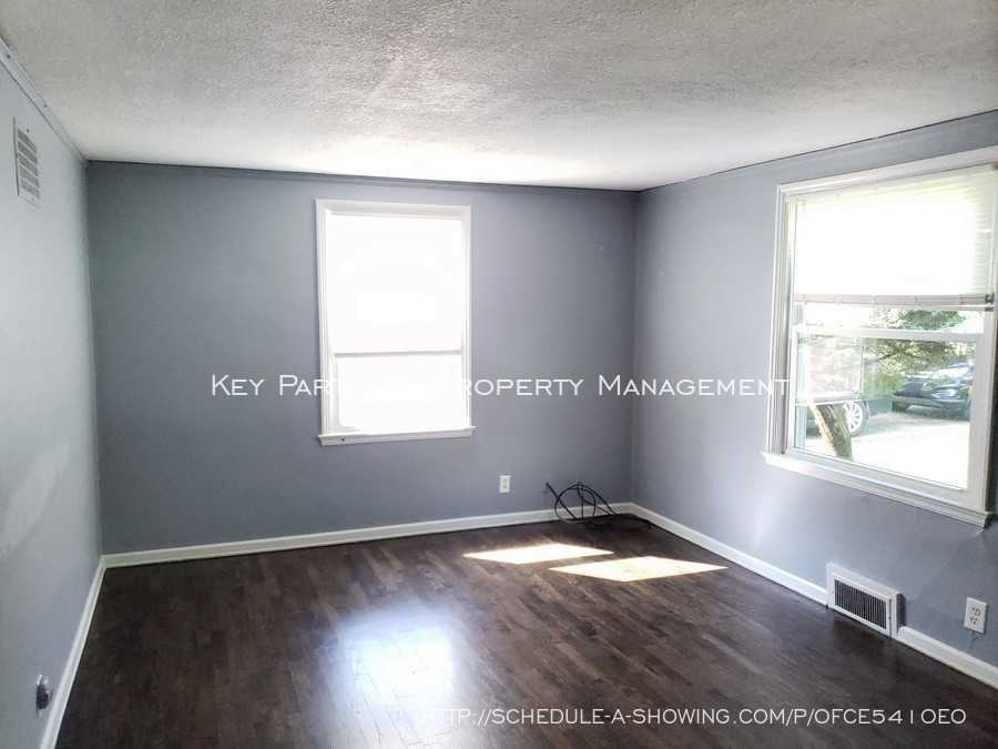 7809 Madison Ave - Photo 3 of 10