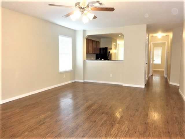 2713 Sandberry Dr - Photo 3 of 15