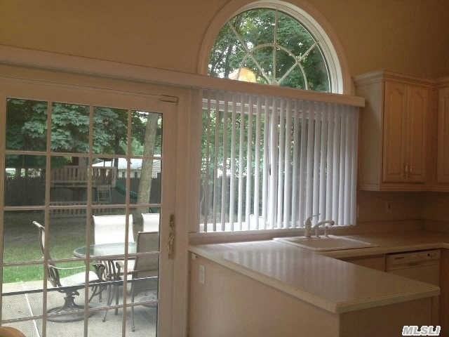10 Whitmore Ln - Photo 2 of 13