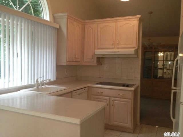 10 Whitmore Ln - Photo 3 of 13