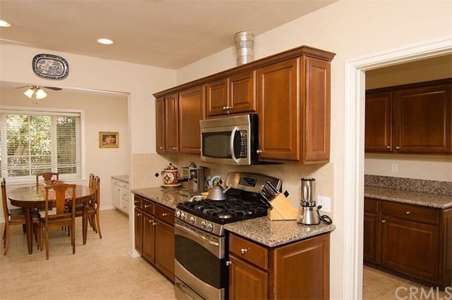 3425 Yorkshire Rd - Photo 3 of 32