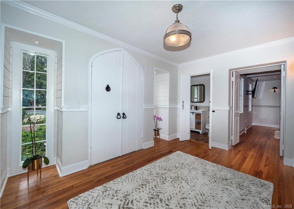 73 Sylvan Rd N - Photo 3 of 36