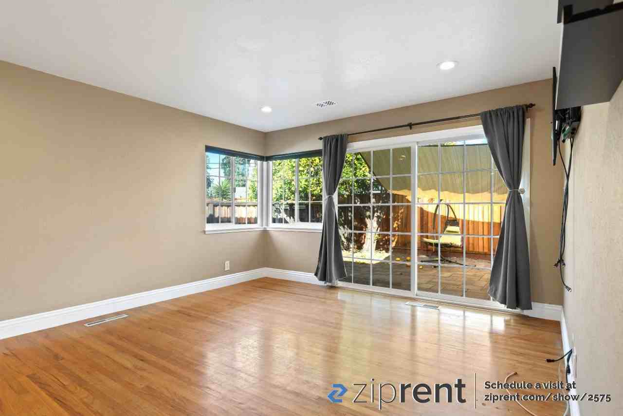 2048 Woodglen Dr - Photo 3 of 18