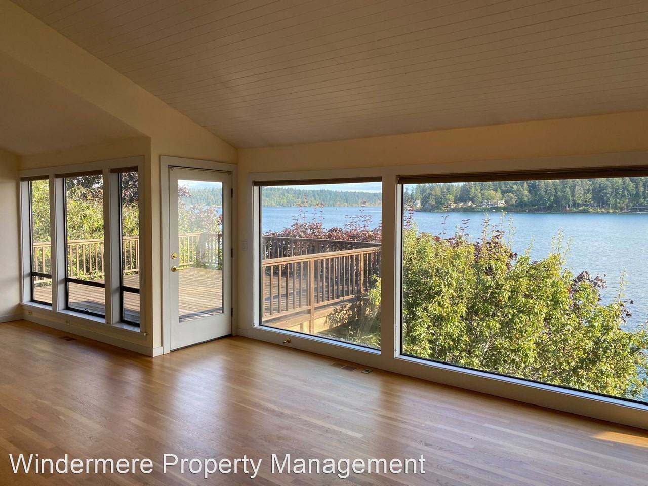 3270 Point White Dr Ne - Photo 3 of 21