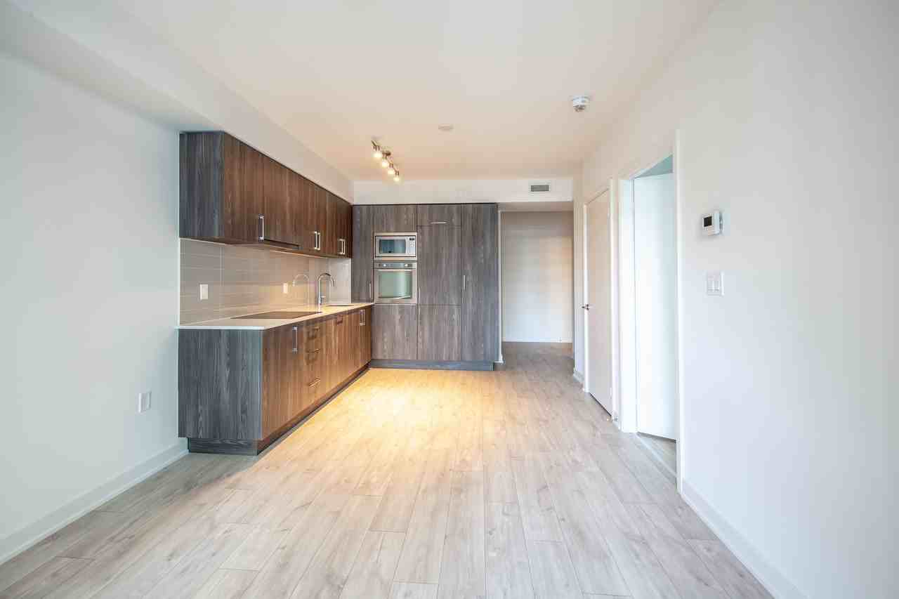 27 Bathurst St - Photo 2 of 13