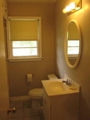 4604 NW 12th St - Photo 3 of 4