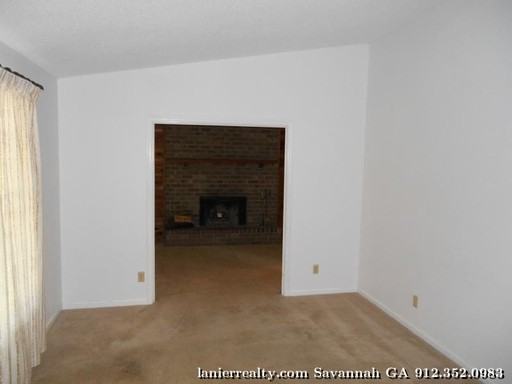 138 Greenbriar Ct - Photo 2 of 10