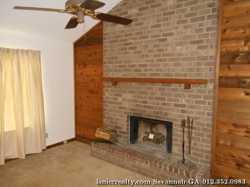 138 Greenbriar Ct - Photo 3 of 10