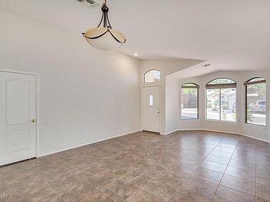641 E Lovegrass Dr - Photo 2 of 11