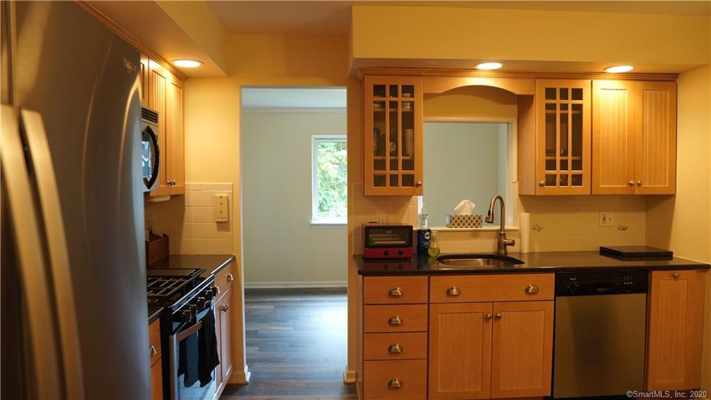 101 Wendover Dr Unit D - Photo 2 of 22