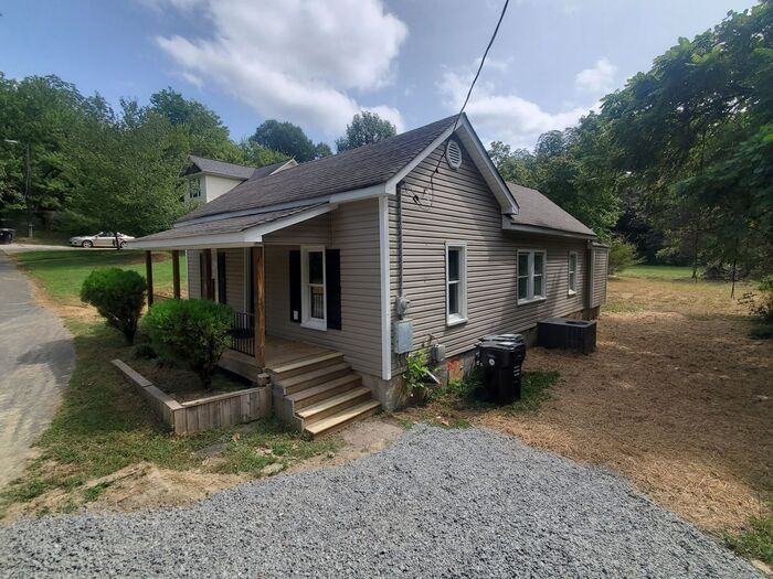 121 Willow Ln Nw - Photo 2 of 18