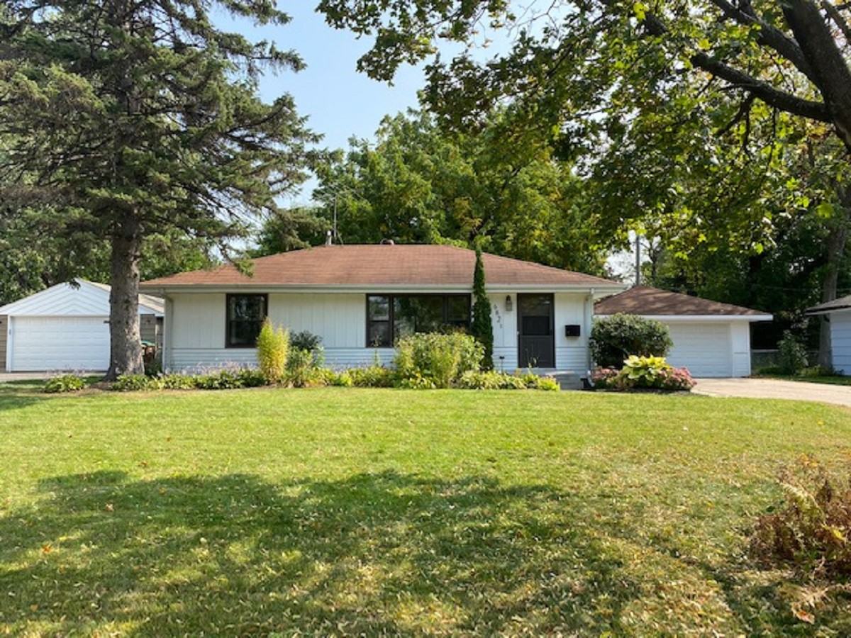 6821 18th Avenue South - Photo 2 of 16