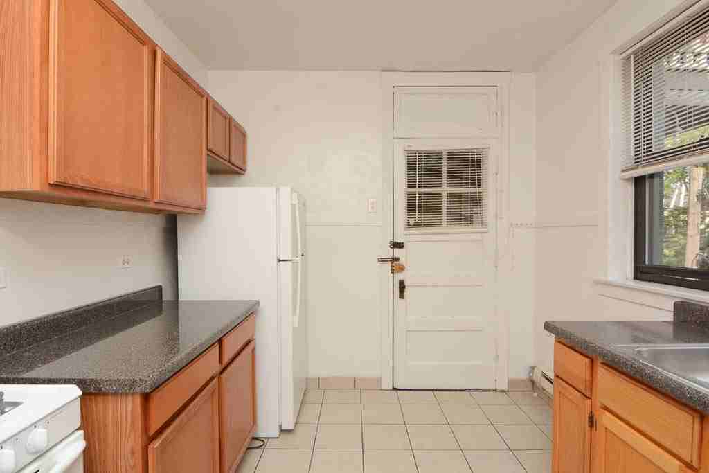 1117 W Oakdale Ave #2A - Photo 2 of 21