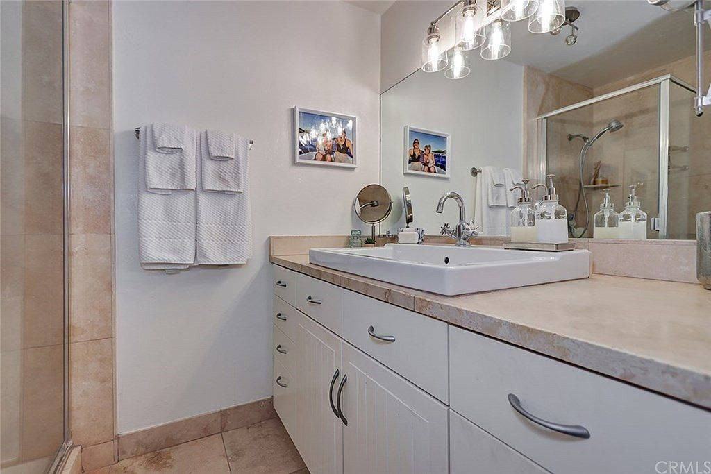 Felton Ln & Gates Ave #APT 2